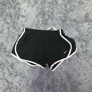 💸Nike running shorts